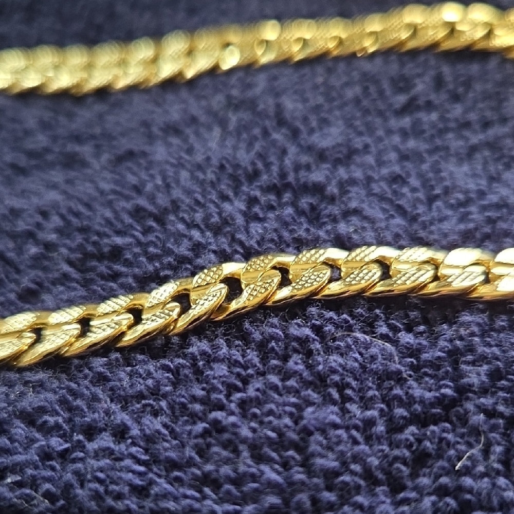 Gold Chunky Jewelry Accessory - Picture 4 of 11